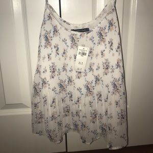 NWT Floral Tank